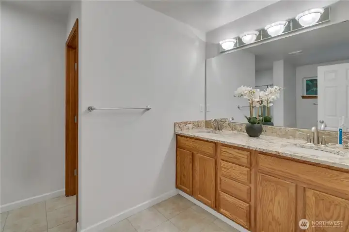 5 piece Primary Bathroom.