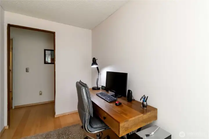 Enjoy this adaptable flex space ready to fit your lifestyle needs.