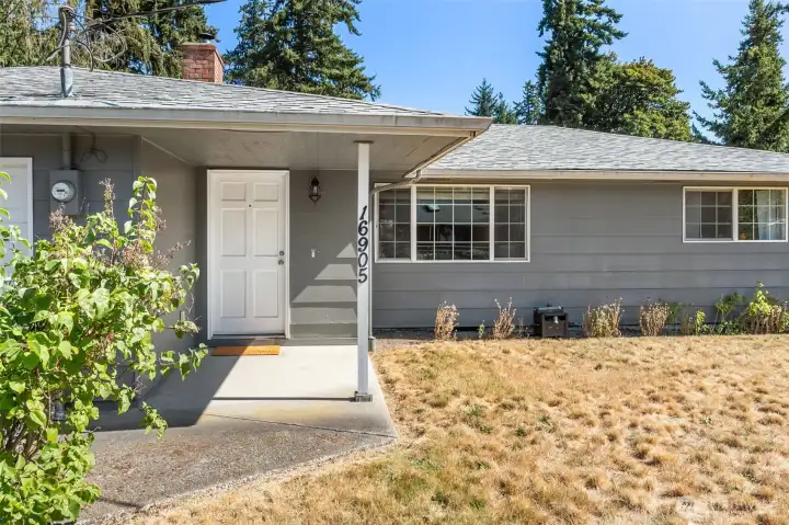 16905 - Front Entry with fenced front yard