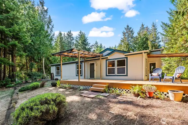 Welcome to your wooded oasis!