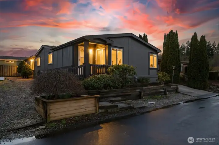 This spacious 1,590 sq ft single-level home offers exceptional value for buyers looking to step into one of South Bellingham’s most desirable parks.