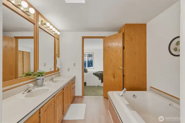 Brand new vinyl plank flooring!