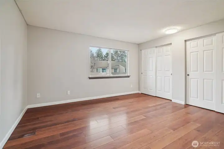 Junior en suite with double closets