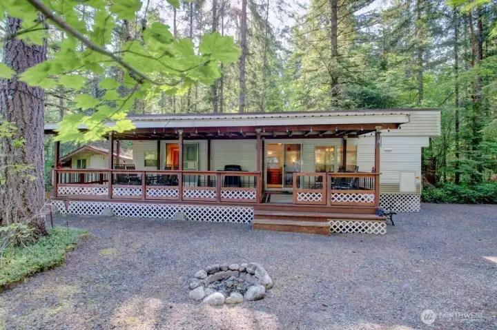 Enjoy the Glen with its many amenities and your own slice of heaven