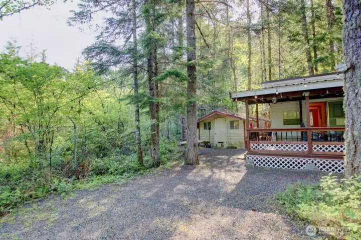 Multiuse shed included