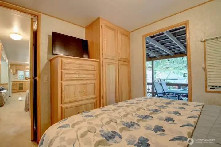 Additional closet/storage space