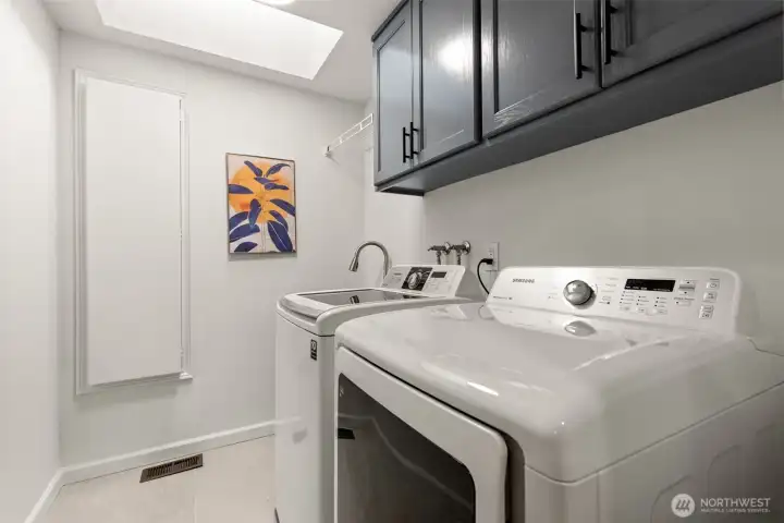 Washer/dryer upstairs