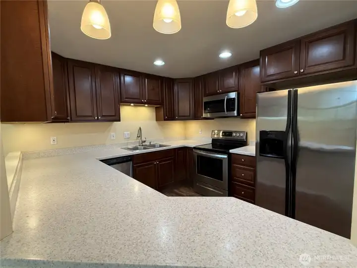 Kitchen_Beautiful solid surface counters