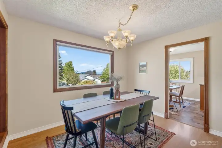 Dining room.
