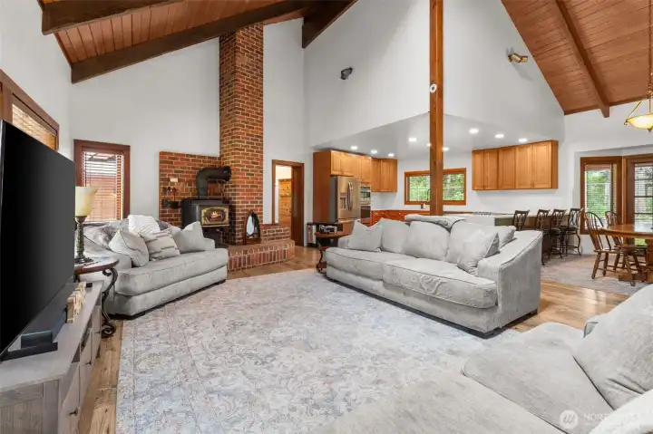 Open concept w/vaulted ceilings
