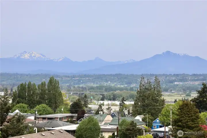 Looking east over the valley and at the mountains...beautiful.