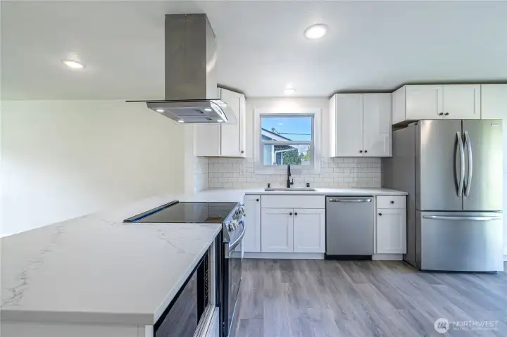 Fully updated kitchen with Stainless Steel appliances Fully updated kitchen with Stainless Steel appliances