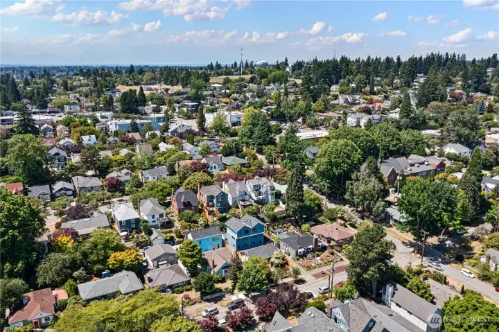 Great location - close to Greenlake, Maple Leaf, Ravenna.