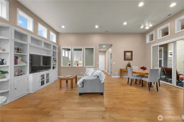 Gorgeous Engineered hardwood flooring, high ceilings and tons of windows.