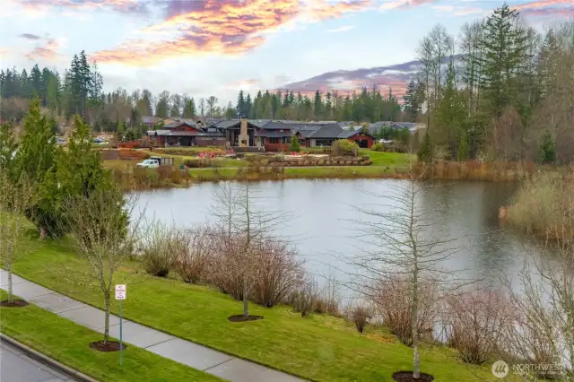Gorgeous sunsets and a very short walk to the Seven Summits Lodge, Post & Pour and retail!