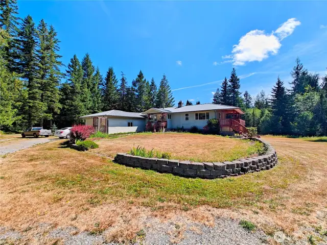 Welcome home! Tons of driveway parking and 2 car attached garage with access to the kitchen.