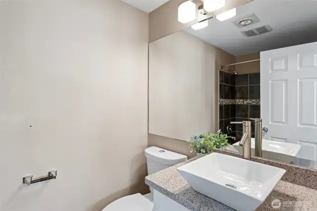 full bath from this primary suite