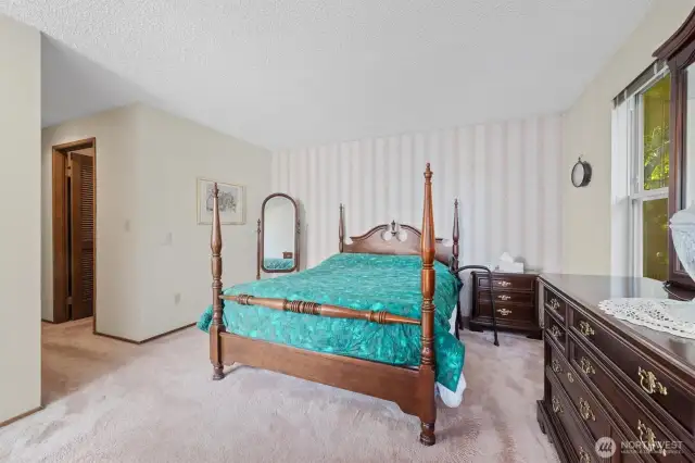 Primary suite has plenty of space for all your furniture.