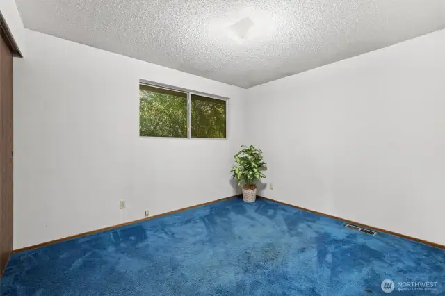 Fourth bedroom.