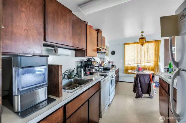 Unit 1 Efficiency kitchen is everything you need