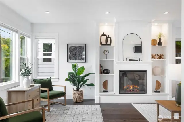 Circular floorplan with spacious living room.