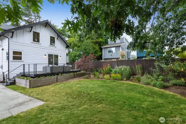 Neighborhood gatherings are a breeze with tons of lush space to play, not to mention the off-street parking!