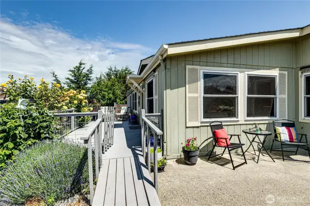 Entertainment sized deck with a mountain view.