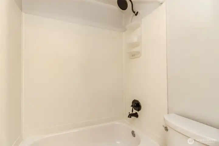 Soaking tub