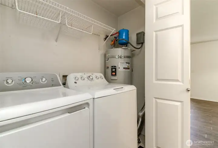 Full size washer/dryer in unit