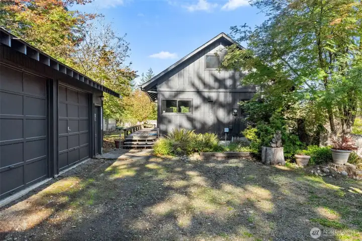 Detached 2 car garage