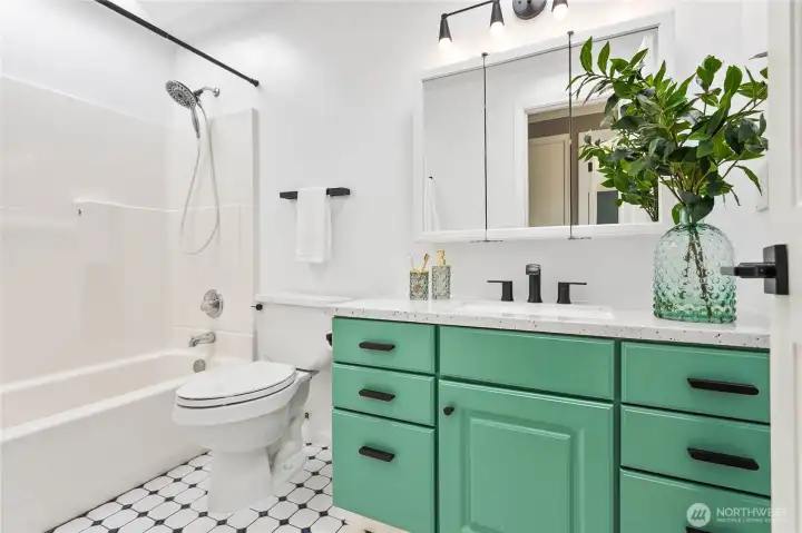 Upper level full bathroom