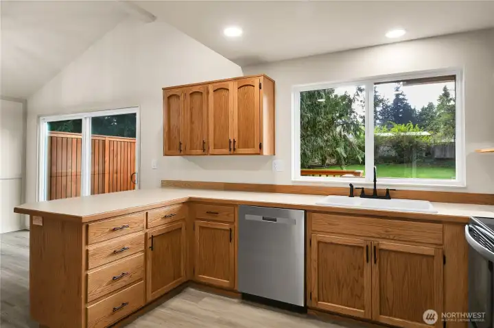 Kitchen with eating area- stainless steel appliances all stay!