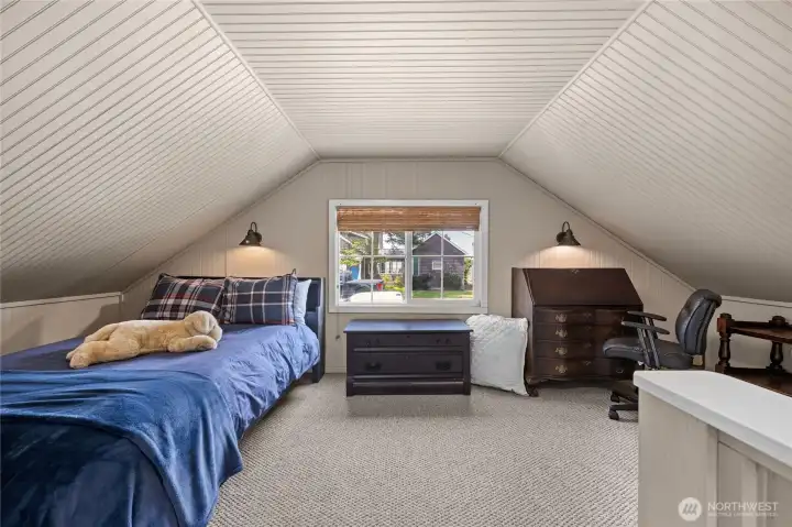 Loft-Bedroom #2/Bonus Room