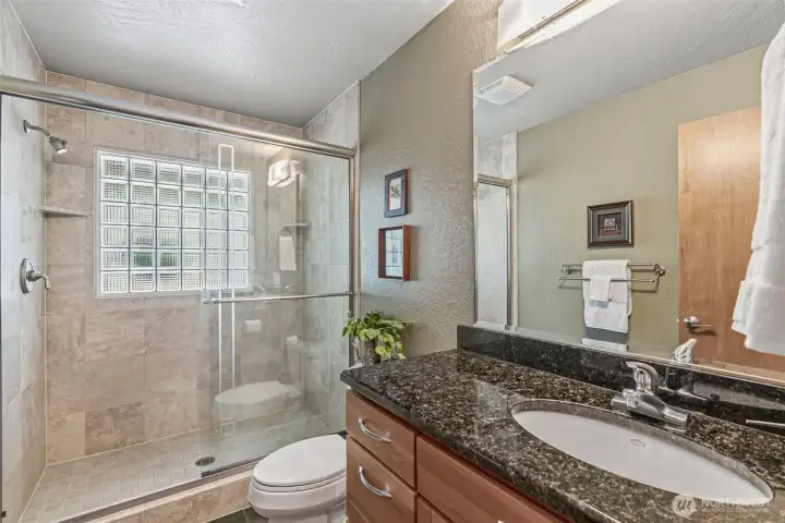 Guest Bathroom Guest Bathroom