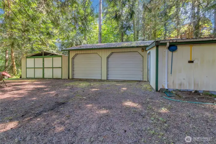closer view of garages