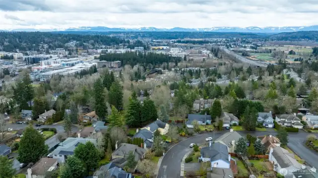 Property has partial Cascade Mountain views