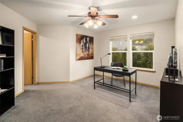 Bedroom / Office