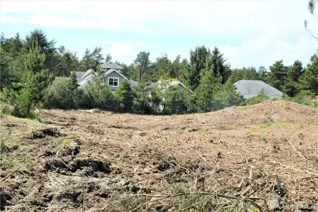 Cleared and ready for you to imagine your home near the beach!