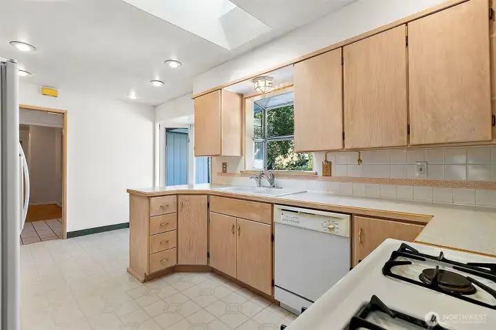 Clean appliances and a great skylight feature