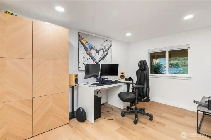 Office / 4 bedroom