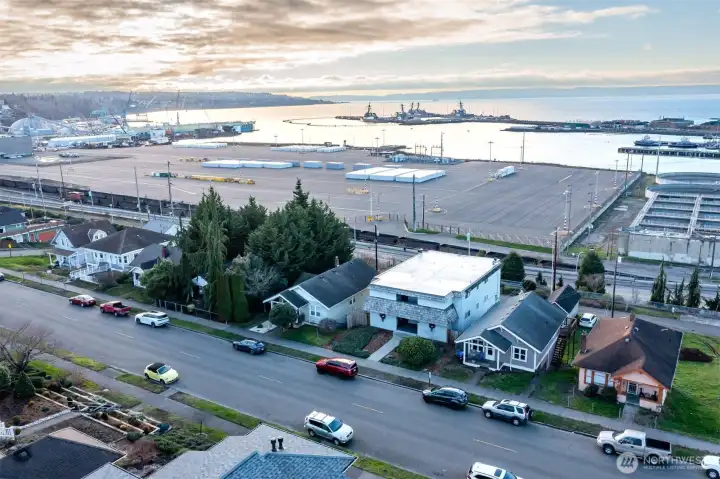 Just moments from the Everett Waterfront and downtown.