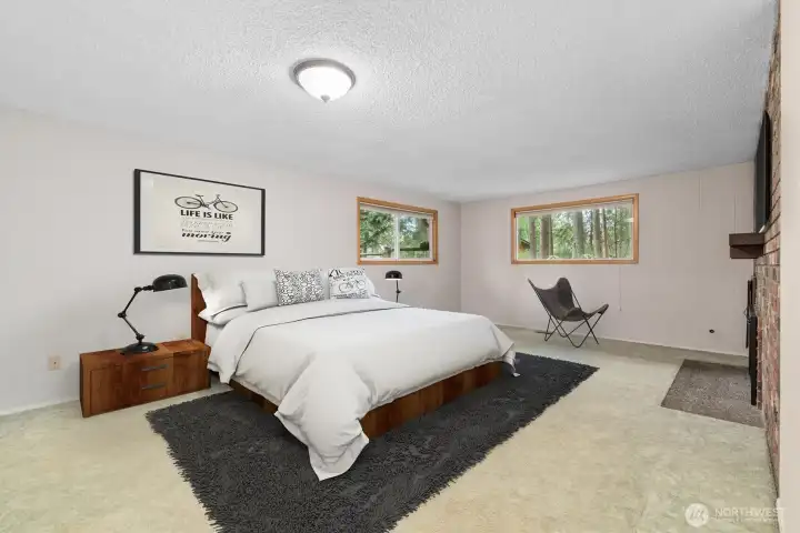 Primary bed virtually staged