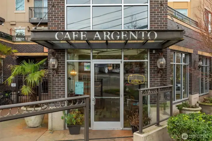 Your daily ritual and easy place to meet friends or host meetings!