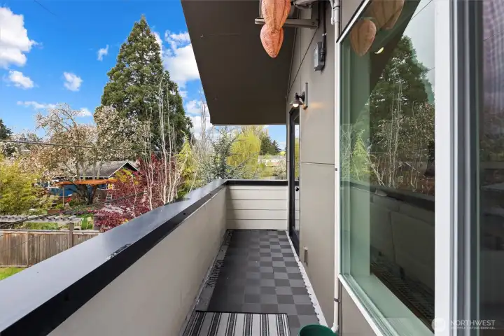 Covered deck off dining room