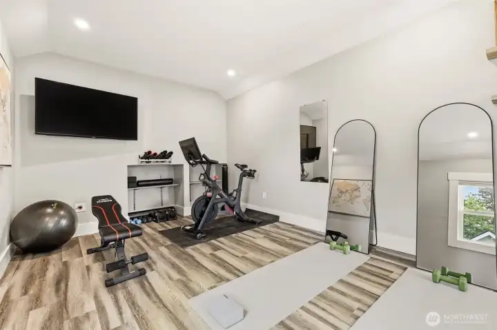 The perfect home gym - tv to stay with the home