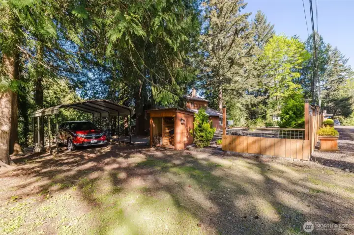 Carport, woodshed