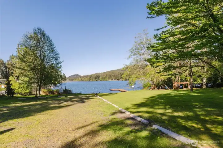 House includes membership access to the community park and lake