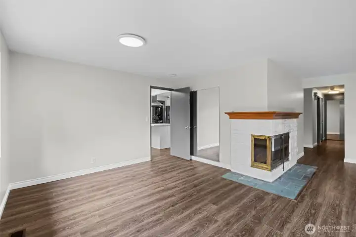 Family room with door to Kitchen+Dining area Family room with door to Kitchen+Dining area