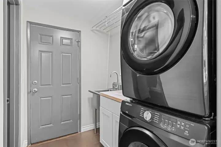 Laundry hall with door to garage Laundry hall with door to garage