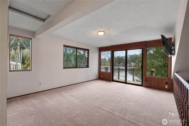 Upstairs loft area that has a closet, was previously used as a bedroom